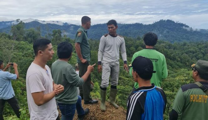
 Peninjauan calon lahan pertanian KM14 Babahrot (FOTO: Humas Pemkab Abdya/Gumpalannews.com) 
