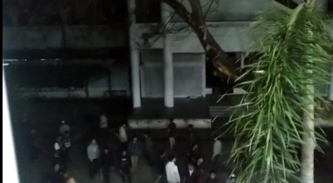 
 Tangkap Layar video saat penyerangan terjadi. pada Rabu malam, 12 Oktober 2022 sekitar pukul 23.30 WIB. foto/Im Dalisah Gumpalannews.com