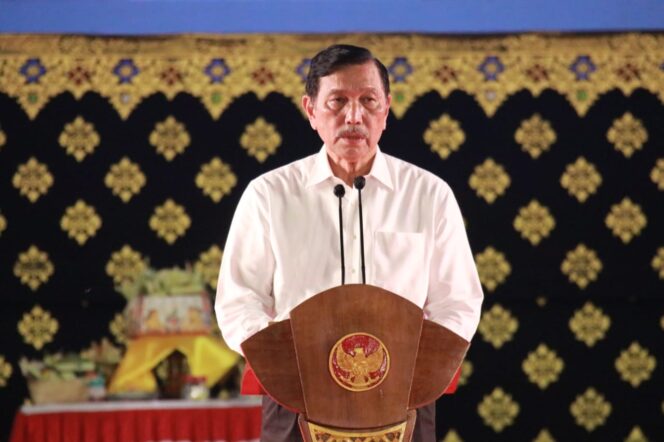 
 Menko Marves Luhut Binsar Pandajitan ikuti Puja Genta Pinara Pitu dan Doa bersama demi kesuksesan KTT G20 Jagat se-Bali pada, Rabu (Buda Kliwon, Sinta), 26 Oktober 2022  di Peninsula, ITDC, Nusa Dua, Badung, Bali. Foto/BUDIARTA gumpalannews.com