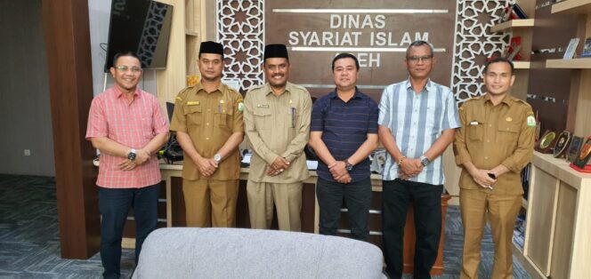 
 Ketua DPRK Simeulue Irwan Suharmi, bersama Anggota DPRK Simeulue Ihya Ullumudin dan Poni Harjo saat menemui Kepala Dinas Syariat islam di Banda Aceh. Fot dok gumpalannews.com