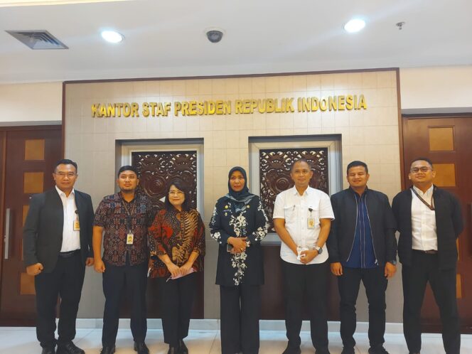 
 Gumpalannews.com, JAKARTA - Penjabat (Pj) Bupati, Fitriany Farhas, AP, S.Sos, M.Si melakukan diskusi dan curhat dengan Deputi V Kantor Staf Presiden (KSP) Republik Indonesia di Jakarta, Senin (14/11/2022) kemarin. Foto/Oja for Gumpalannews.com