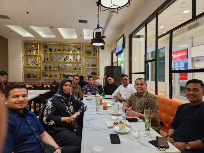 
 Pj Bupati Nagan Raya, audiensi dengan Hj. Iliza Saabuddin Djamal, S.E, Anggota DPR RI Komisi X dan Muslim, SHI, MM Anggota Komisi VI DPR RI. Foto Oja For Gumpalannews.com