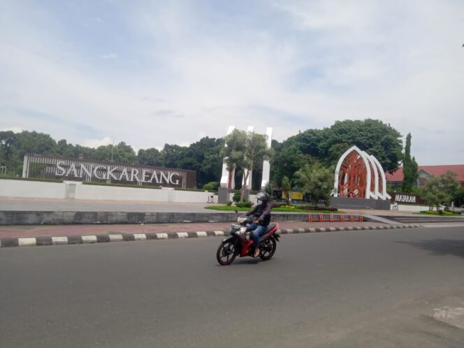 
 Taman Sangkareang merupakan salah satu destinasi wisata andalan di Kota Mataram, Provinsi NTB. Foto: Dhani/Gumpalannews.com