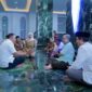 Wakil Menteri Pertanian Republik Indonesia (Wamentan RI), Harvick Hasnul Qolbi, bersama rombongan kunjungi Masjid Agung Baitul A'la, Senin 21/11/2022 malam. Kedatangan Wamentan ke Masjid Agung Baitul 'Ala atau populer disebut Masjid Giok disambut Penjabat (Pj) Bupati, Fitriany Farhas, AP, SSos, MSi, Sekda Ir H Ardimartha dan sejumlah Kepala SKPK beserta pejabat lainnya. Foto: Dyasri/Gumpalan
