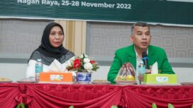 Bupati Nagan Raya Fitriany Farhas buka acara Rapat Kerja Universitas Malikussaleh (UNIMAL) di Aula Hotel Grand Nagan, Gampong Simpan Peut, Kecamatan Kuala Kabupaten setempat, Jum'at (25/11/2022) malam. Foto: Dyasri/Gumpalannews.com